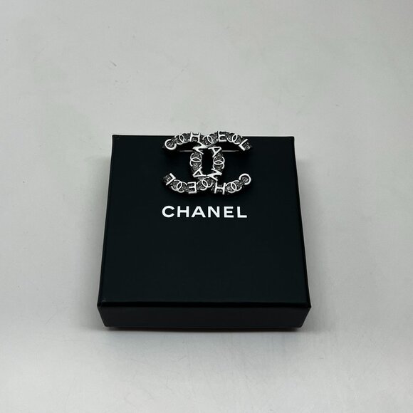 Chanel CC Logo Letter Brooch Metal with Enamel (B&W) - Picture 1 of 6